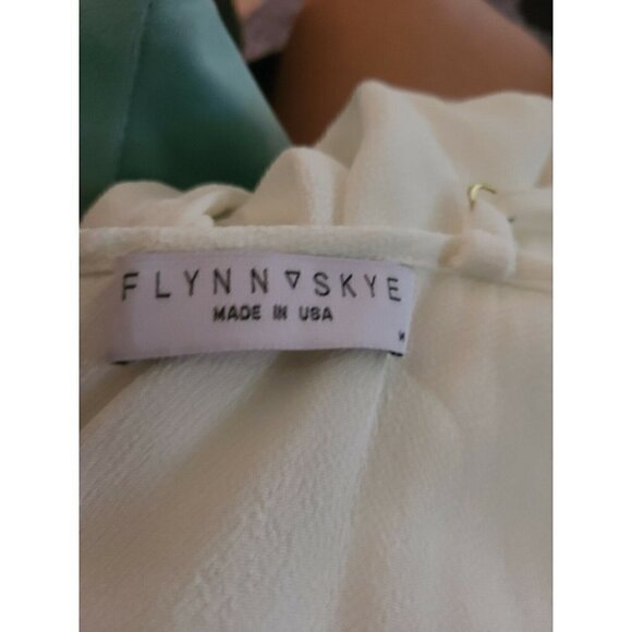 New Flynn Skye Mimi Romper Womens M Off White Ruffle Shorts Rayon - Picture 7 of 7